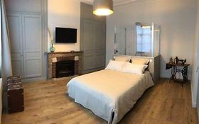 Les Chambres Berguoises Chambre Rez-De-Chaussee Au Coeur De Bergues